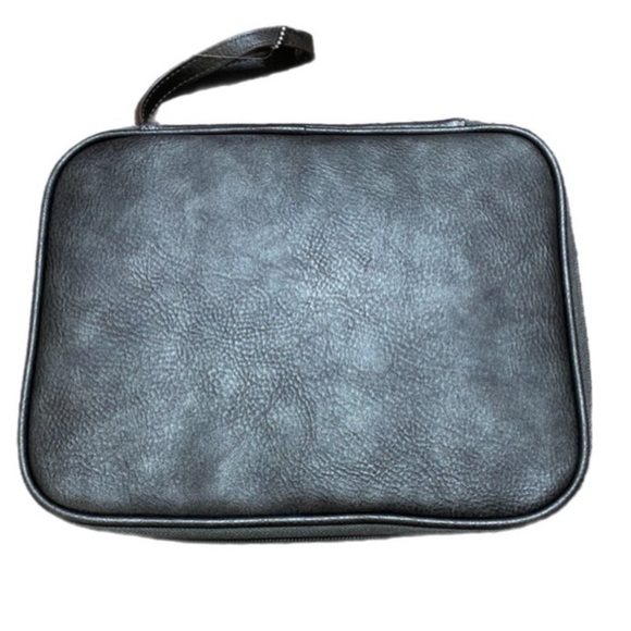 Frye and Co Vegan Leather Tech Storage Case New!! Vintage charcoal - Picture 5 of 6